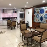 호텔 Emos 3*
