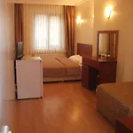 Hotel Emos 3*