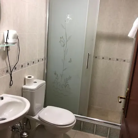 Hotel Emos