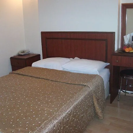 Hotel Emos 3*