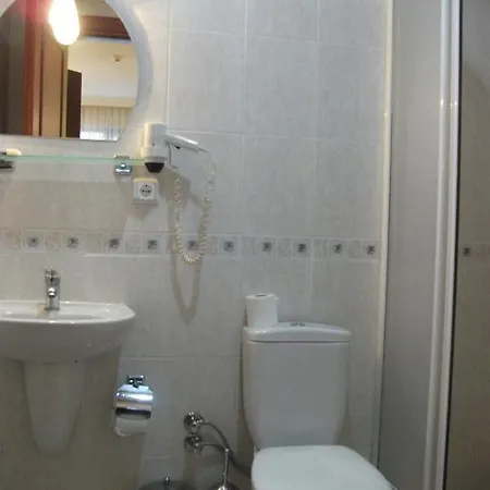 Ξενοδοχείο Emos 3*